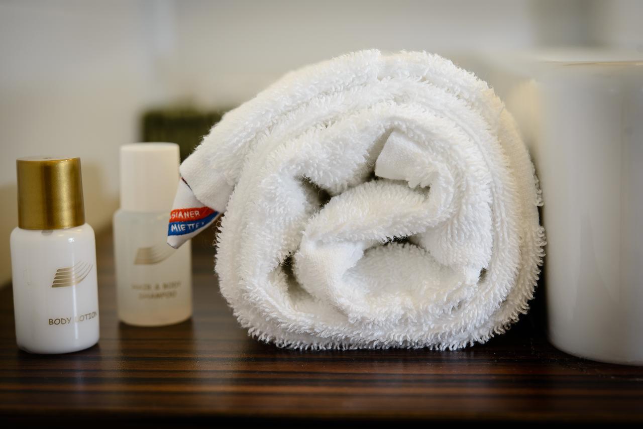 Dorfmeister Business Hotel B&B Weikersdorf am Steinfelde Ruang foto
