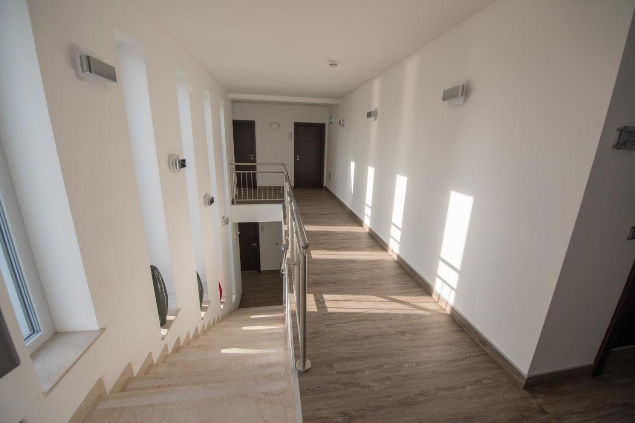 Dorfmeister Business Hotel B&B Weikersdorf am Steinfelde Bagian luar foto