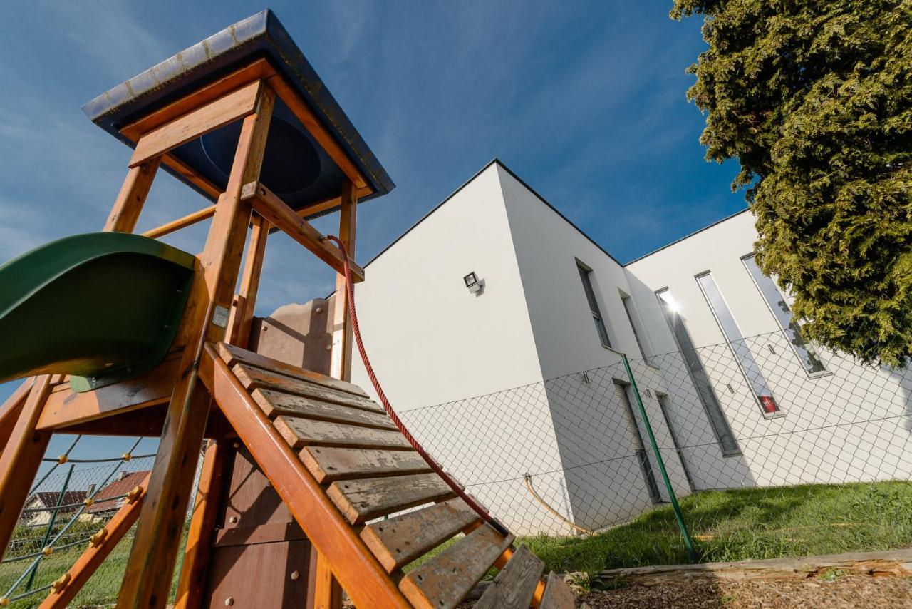Dorfmeister Business Hotel B&B Weikersdorf am Steinfelde Bagian luar foto